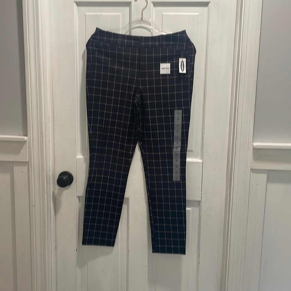 BRAND NEW with Tags Old Navy Pixie Pants